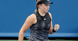 Aļona Ostapenko. Aļona Ostapenko.
