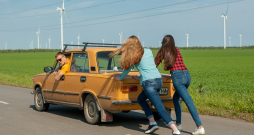Latvijā kopumā 9 apdrošinātāji piedāvā KASKO apdrošināšanu, un par polises iegādi jāpainteresējas pie visiem. Latvijā kopumā 9 apdrošinātāji piedāvā KASKO apdrošināšanu, un par polises iegādi jāpainteresējas pie visiem.