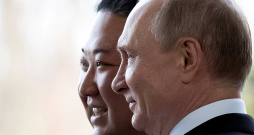Ziemeļkorejas vadonis Kims Čenuns un Krievijas prezidents Vladimirs Putins Vladivostokā 2019. gadā. 