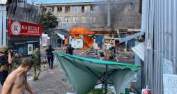 Krievijas trieciens tirgum Kostjantiņivkas pilsētā Ukrainā.