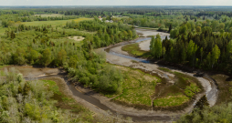 24 kilometrus garā Alūksnes upe tagad var brīvi plūst. 24 kilometrus garā Alūksnes upe tagad var brīvi plūst.