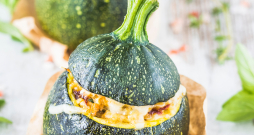 Pildīts "gem squash" ar rīsiem.