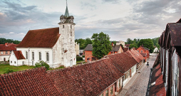 Kuldīgas pašvaldība strādājusi 20 gadus, lai radītu priekšnoteikumus vecpilsētas iekļaušanai UNESCO Pasaules mantojuma sarakstā. Kuldīgas pašvaldība strādājusi 20 gadus, lai radītu priekšnoteikumus vecpilsētas iekļaušanai UNESCO Pasaules mantojuma sarakstā.