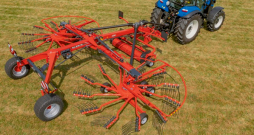 'Kuhn GA 8131 CL' siena ārdītājs. 'Kuhn GA 8131 CL' siena ārdītājs.