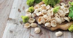 Pasta (orecchiette) ar tunci un cukīni