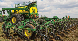 'John Deere P600' agregāts. 