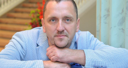Juris Ostrovskis: "Katram mūziķim ir svarīgi, lai viņu atceras un novērtē, klausās viņa dziesmas." Juris Ostrovskis: "Katram mūziķim ir svarīgi, lai viņu atceras un novērtē, klausās viņa dziesmas."