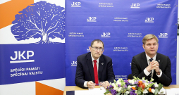 JKP saraksta līderis Eiropas Parlamenta vēlēšanām Tālis Linkaits (no kreisās) un partijas vadītājs Gatis Eglītis cer atgūt vēlētājus.