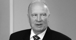 Cēzars Ozers. 