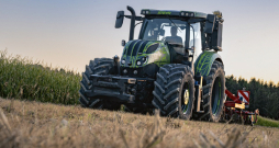 'Steyr' hibrīdtraktors CVT.