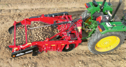 'Grimme Smart Fold' kartupeļu vālotājs. 'Grimme Smart Fold' kartupeļu vālotājs.