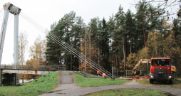 Gājēju vanšu tilts pār Gauju.