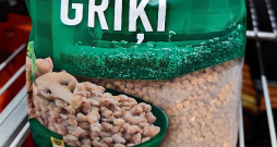 Piecu veikalu konkurencē zemākā cena atpazīstama zīmola Lietuvas izcelsmes griķiem.