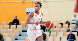"TTT Rīga" spēlētāja Kaira Lamberte ar 23 punktiem sekmēja komandas kārtējo uzvaru FIBA Eirokausa spēlē. "TTT Rīga" spēlētāja Kaira Lamberte ar 23 punktiem sekmēja komandas kārtējo uzvaru FIBA Eirokausa spēlē.