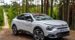 "Citroen C4x" – lētākais, bet nebūt ne sliktākais no mūsu fināla septiņnieka. "Citroen C4x" – lētākais, bet nebūt ne sliktākais no mūsu fināla septiņnieka.