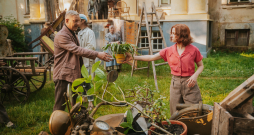 Daudzsēriju filma "Pansija pilī".