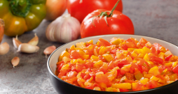 Sofrito - šo ķiploku, sīpolu, tomātu un olīveļļas kombināciju citās kultūrās izmanto kā maltītes pamatbāzi. Sofrito - šo ķiploku, sīpolu, tomātu un olīveļļas kombināciju citās kultūrās izmanto kā maltītes pamatbāzi.