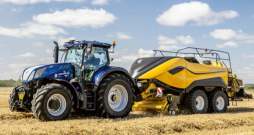 'New Holland UltraFeed' savācējs. 'New Holland UltraFeed' savācējs.