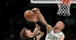 Savā trešajā NBA sezonā 2018. gadā Kristaps Porziņģis tika iekļauts Zvaigžņu spēlē, taču nevarēja piedalīties savainojuma dēļ. Savā trešajā NBA sezonā 2018. gadā Kristaps Porziņģis tika iekļauts Zvaigžņu spēlē, taču nevarēja piedalīties savainojuma dēļ.