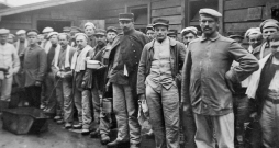 Franču karagūstekņi Vācijā 1917. gadā.