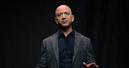 ASV interneta giganta "Amazon" dibinātājs un izpilddirektors Džefs Bezoss.