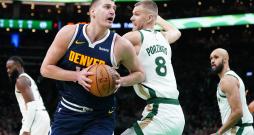Porziņģis pret Jokiču. "Celtics" piedzīvo pirmo zaudējumu mājās.