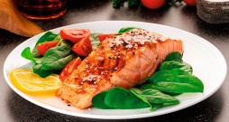 Daudzi grēko, pārāk reti ēdot zivis. Bet tās satur organismam tik vajadzīgo selēnu, omega-3 taukskābes, D, E un B12 vitamīnu, kā arī cinku un jodu. Daudzi grēko, pārāk reti ēdot zivis. Bet tās satur organismam tik vajadzīgo selēnu, omega-3 taukskābes, D, E un B12 vitamīnu, kā arī cinku un jodu.