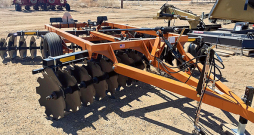 'Woods DHH108T' ecēšas. 'Woods DHH108T' ecēšas.