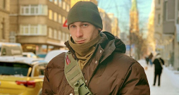 Dmitro Losievs: "Jā, es uzskatu, ka šobrīd ir nepieciešama mobilizācija, arī to ukraiņu, kas atrodas ārpus valsts. Tie, kuri ir motivēti aizstāvēt Ukrainu, to dara no pirmajām kara dienām. Diemžēl vairums no viņiem ir krituši vai ievainoti." Dmitro Losievs: "Jā, es uzskatu, ka šobrīd ir nepieciešama mobilizācija, arī to ukraiņu, kas atrodas ārpus valsts. Tie, kuri ir motivēti aizstāvēt Ukrainu, to dara no pirmajām kara dienām. Diemžēl vairums no viņiem ir krituši vai ievainoti."