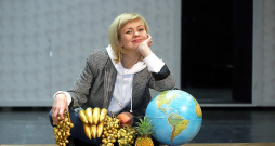 Dita Lūriņa: "Teātra kulisēs aktieri var sastrīdēties, nesarunāties, bet uz skatuves ir tikai tas, ko vari tajā vakarā dot partnerim, publikai… Bet pēdējā laikā šis likums vairs nestrādā."