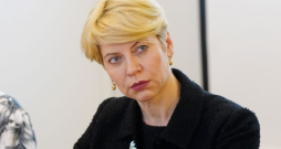 Izglītības un zinātnes ministre Anda Čakša. Izglītības un zinātnes ministre Anda Čakša.