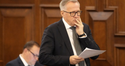 Finanšu ministrs Arvils Ašeradens. Finanšu ministrs Arvils Ašeradens.