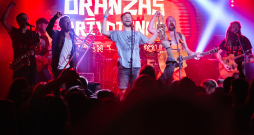 "Oranžās brīvdienas". "Oranžās brīvdienas".
