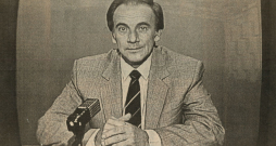 1986. gadā Miks Savisko uz laikraksta “Literatūra un Māksla” vāka. (Andreja Granta foto). 1986. gadā Miks Savisko uz laikraksta “Literatūra un Māksla” vāka. (Andreja Granta foto).