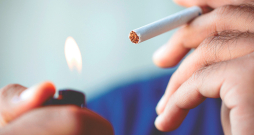 Smēķētājs. Cigaretes. Ilustratīvs foto.