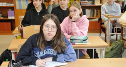 Aizkraukles novada vidusskolā mācās aptuveni 800 skolēnu, no kuriem vidusskolas klasēs ir 91 skolēns. Aizkraukles novada vidusskolā mācās aptuveni 800 skolēnu, no kuriem vidusskolas klasēs ir 91 skolēns.