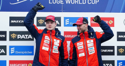"Gājām uz pirmo vietu, mājas trasē atslēgas vietas ir labāk zināmas nekā citiem sportistiem," Mārtiņš Bots (no kreisās) nav pārsteigts par trīs uzvaru sēriju Pasaules kausa mačos Siguldā. Lieliskā noskaņojumā sezonu var beigt Roberts Plūme, kuram rīt ir 24. dzimšanas diena. "Gājām uz pirmo vietu, mājas trasē atslēgas vietas ir labāk zināmas nekā citiem sportistiem," Mārtiņš Bots (no kreisās) nav pārsteigts par trīs uzvaru sēriju Pasaules kausa mačos Siguldā. Lieliskā noskaņojumā sezonu var beigt Roberts Plūme, kuram rīt ir 24. dzimšanas diena.