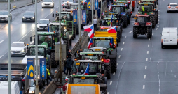 Čehijā protestē tūkstošiem lauksaimnieku.