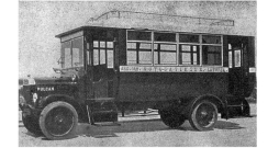 Kompānijas "Autosatiksme" Anglijā iegādātais autobuss.