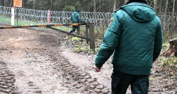 Latvijas teritorijā Baltkrievijas vai Krievijas pierobežā Valsts robežssardze regulāri notver nelegālos migrantus. Latvijas teritorijā Baltkrievijas vai Krievijas pierobežā Valsts robežssardze regulāri notver nelegālos migrantus.