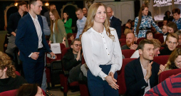 Filmas pirmizrādē piedalījās arī tās galvenā varone Patrīcija Eiduka.