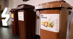 Ja nav pieejams konteiners bioloģiskajiem atkritumiem, pakalpojums jāpiesaka savam atkritumu apsaimniekotājam. Ja nav pieejams konteiners bioloģiskajiem atkritumiem, pakalpojums jāpiesaka savam atkritumu apsaimniekotājam.