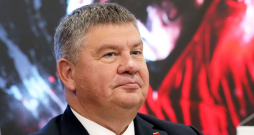 Latvijas Hokeja federācijas prezidents Aigars Kalvītis. Latvijas Hokeja federācijas prezidents Aigars Kalvītis.