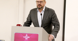 LOK prezidenta Jāņa Buka virzītā apvienošanās ar LSFP cietusi neveiksmi.