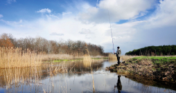 Cope aprīlī.