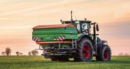  'Amazone ZA-TS' izkliedētājs.