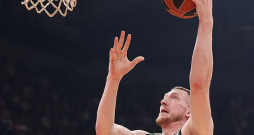 Rolands Šmits aizvada produktīvāko sezonu karjerā, bet nav interesējies, vai varētu pavērties durvis uz Nacionālo basketbola asociāciju. Līgums ar "Žalgiri" viņam ir spēkā uz vēl diviem gadiem. Rolands Šmits aizvada produktīvāko sezonu karjerā, bet nav interesējies, vai varētu pavērties durvis uz Nacionālo basketbola asociāciju. Līgums ar "Žalgiri" viņam ir spēkā uz vēl diviem gadiem.