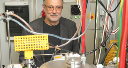 LU profesors, fiziķis Mārcis Auziņš līdzdarbojas arī Eiropas Kodolpētījumu organizācijas "CERN" pētījumos. LU profesors, fiziķis Mārcis Auziņš līdzdarbojas arī Eiropas Kodolpētījumu organizācijas "CERN" pētījumos.