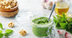 Nātru pesto. Nātru pesto.