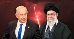 Izraēlas premjerministrs Benjamins Netanjahu un Irānas augstākais līderis ajatolla Ali Hamenei. Izraēlas premjerministrs Benjamins Netanjahu un Irānas augstākais līderis ajatolla Ali Hamenei.